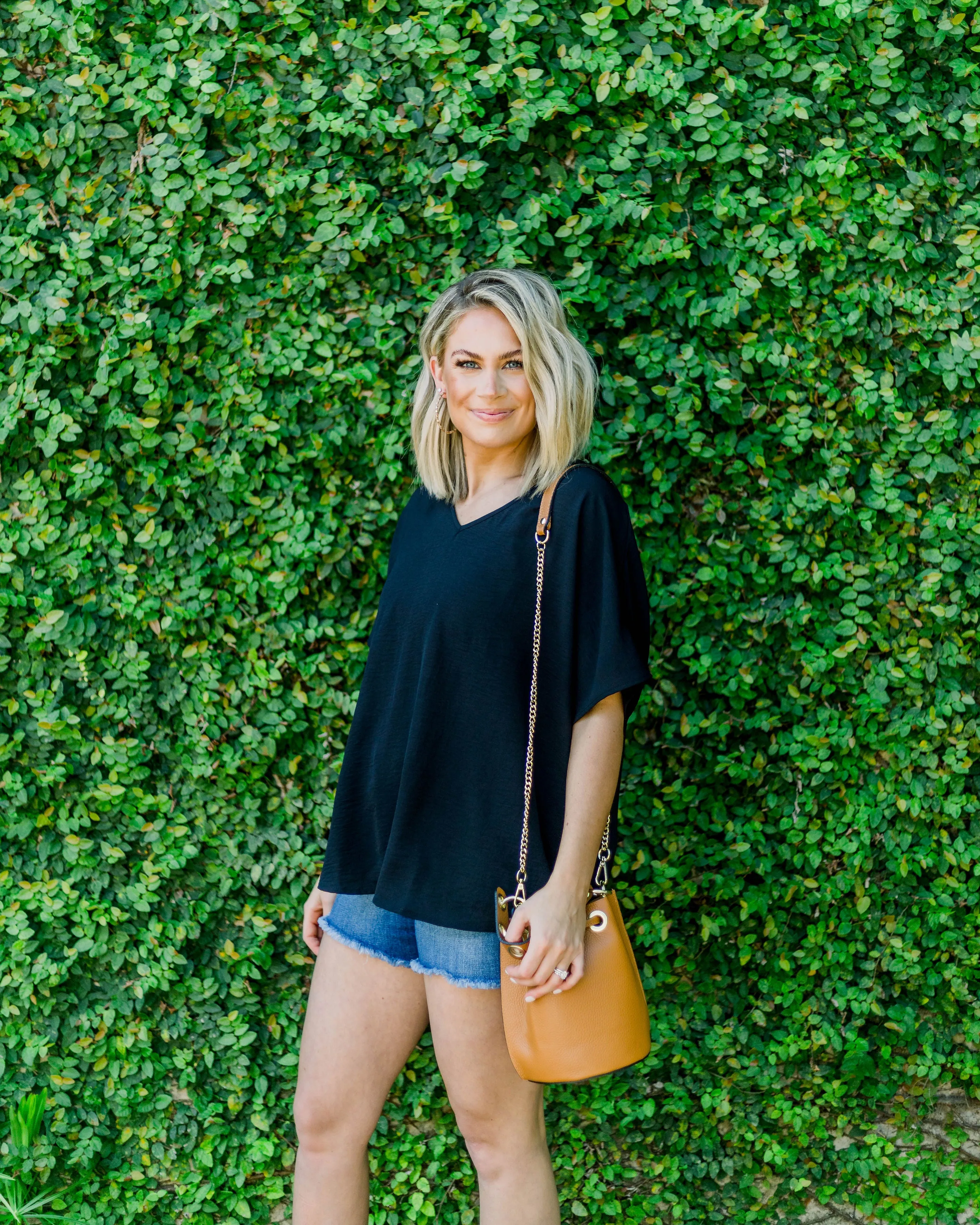 Flowy V Blouse-Black