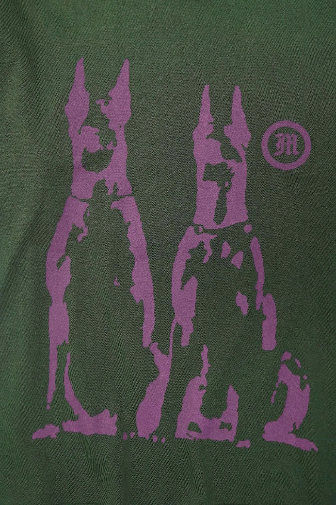 "HELL HOUNDS" TEE IN HUNTER GREEN