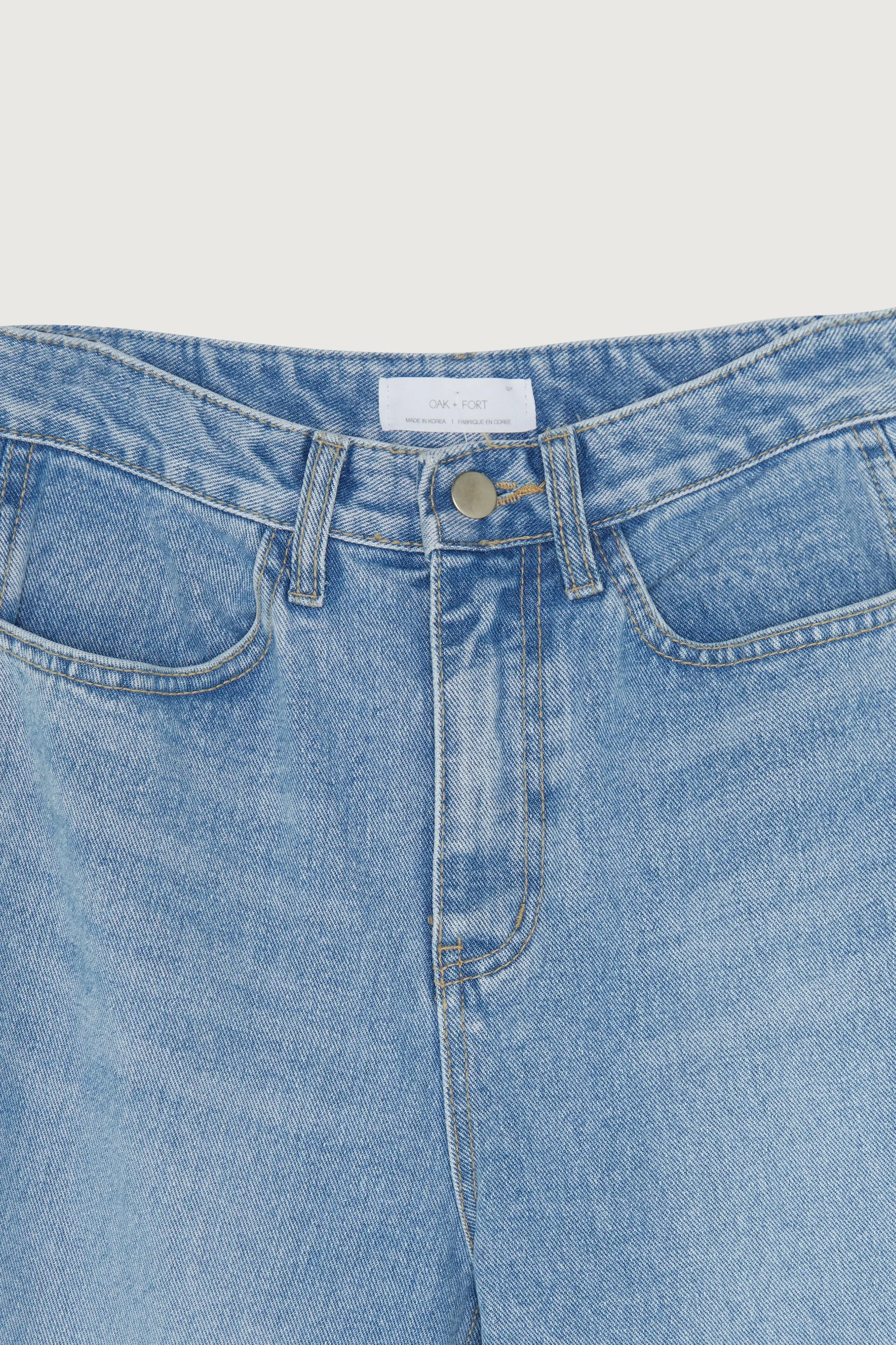 STRAIGHT LEG JEAN WITH SPLIT HEM